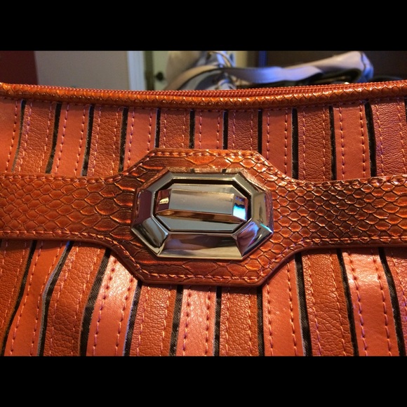 Marc Chantal (M.C.) clutch purse. - Picture 3 of 8